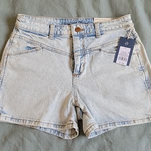 NWT High-rise shorts